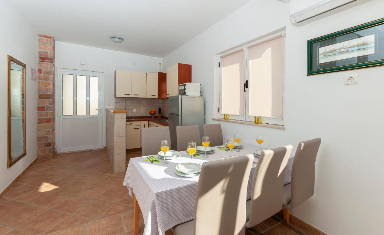 Apartments Jasna Omiš Kültér fotó